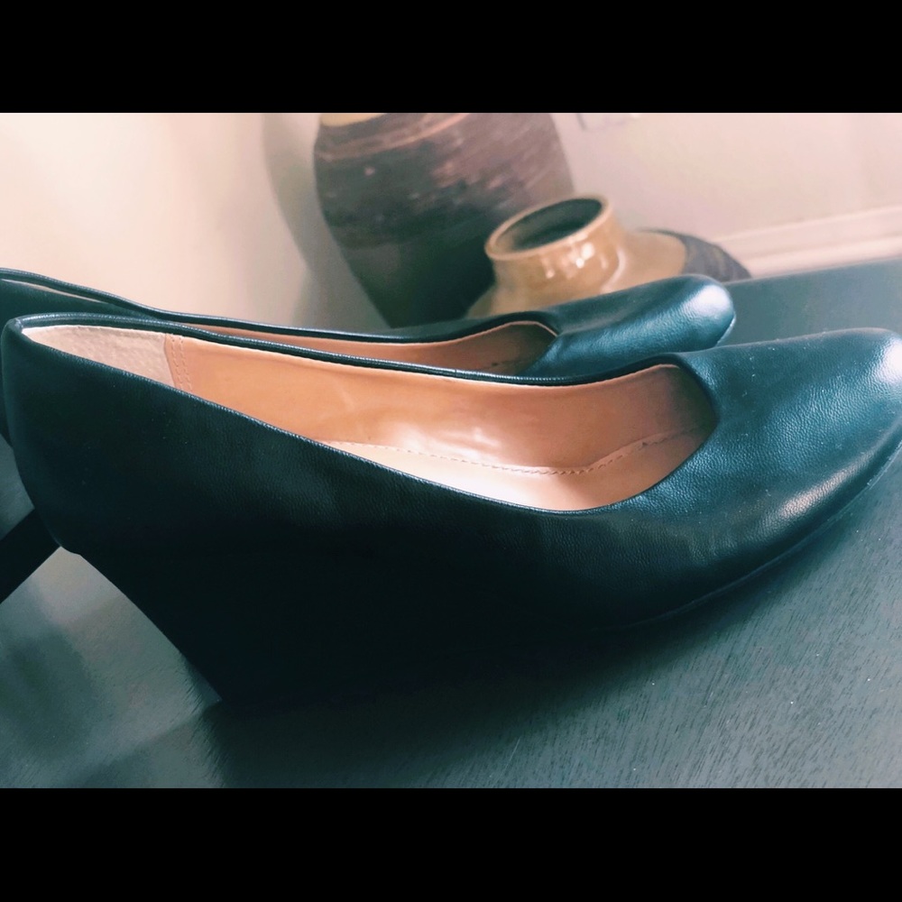 Black Nine West wedge